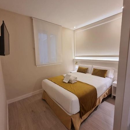 Le Petit Palü-Velarde Otel Madrid Dış mekan fotoğraf